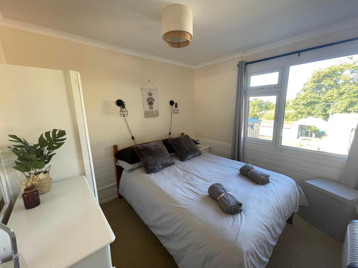 2 Bedroom Holiday Chalet Near Bude Kilkhampton المظهر الخارجي الصورة